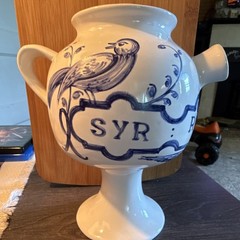 Lilly Portuguese 1989 Ceramic Pharmaceutical Syrup Jar Blue White Bird Motif