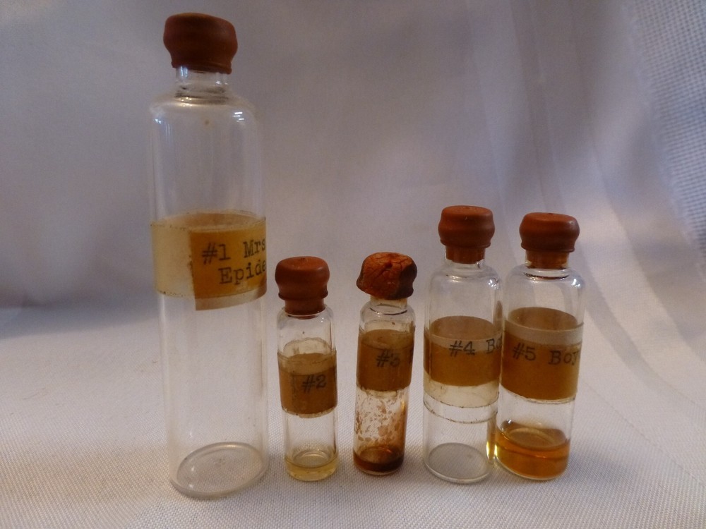 Five Pharmaceutical/Syringe Vials Var. Sizes 1940’s Instruction Letter by Doctor