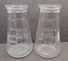 Pair of 6oz Vintage „Protex“ Perfection Glass Urine Specimen Bottles 41 Stamp