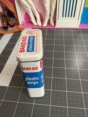 Vintage Band-Aid Plastic Strips Metal Tin Johnson & Johnson 47c Code 5615 USA