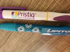 Set of 2 Drug Rep Pens – Lipitor – Pristiq – both discontinued- pharmaceutical