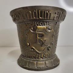 Vtg Coricidin Heavy Brass 4″ Tall Mortar & 6″ Pestle Apothecary Pharmacy Rx