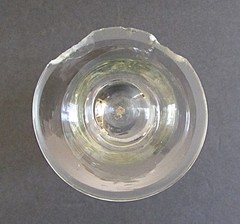 VTG ARMSTRONG ETCHED GLASS FOOTED APOTHOCARY 4oz MEASURING BEAKER w/SPOUT~DAMAGE