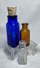 Vtg Blue Brown & Clear Drug Store Pharmaceutical Poison Trial Lot Of 3 Bottles