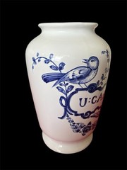 VINTAGE LILLY BLUE WHITE CERAMIC PHARMACY APOTHECARY JAR VASE U:CAELFUL:FO