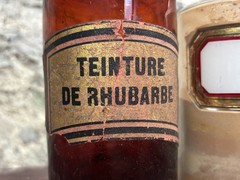 Antique Victorian Apothecary Bottles w Labels Teinture De Rhubarbe & PULV CASSIÆ