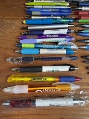 Lot 38 Pharmaceutical Advertising Pens Lyrica Zyprexa Geodon + 3 Pen Lights