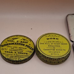 Pill tins lot 4 PHILLIPS Rheumatism gout SYNTROGEL w/pills antique vintage