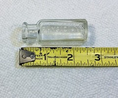 Vintage Early Glass Pharmacy Medicine Bottle Physicians Pineoleum trial bottle