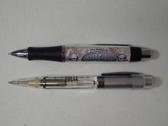 (18) High-End Pharmaceutical & More Advertising Pens Plastic & Metal Some Lights