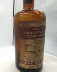 BW – 1910’s Parke, Davis & Co Detroit Mich Sarsaparilla Amber Medicine bottle