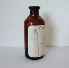 Eli Lilly BENZOIN COMPOUND Corked AMBER Bottle PHARMACEUTICAL Medicine Solid