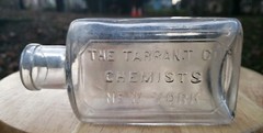 VINTAGE TARRANT CO CHEMISTS CLEAR GLASS CORK TOP APOTHECARY BOTTLE