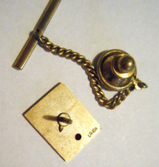 10K Gold Ruby Hoechst Pharmaceutical Chemical Company Vintage Tie Lapel Tack Pin