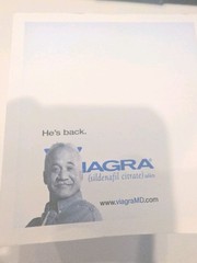 „He’s back.“ Viagara Sticky Notepad Advertising Desk Office Supply (used) 2005