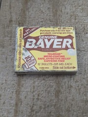 Vintage Empty Bayer Aspirin box Fits 12 aspirin in plastic container EXP: 8/90