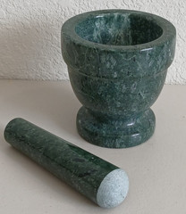 Green Natural Stone Marble Footed Mortar & Pestle 4″x3.77″