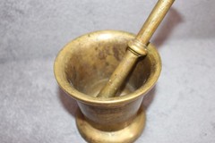 Popat Metal in Pune India Pestel and Mortar incredibly heavy 12cm tall/11 wide