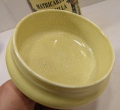 VINTAGE CERAMIC POTTERY APOTHECARY JAR W/LID MATRICARIA CHAMOMILLA PHARMACY