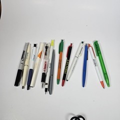 Lot of 13 Plastic Pharmaceutical Drug Rep Pens Medical Collectibles