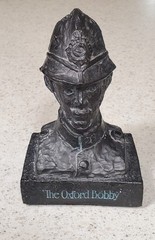 1977 Oxford Bobby Figure Bust Bristol Laboratories Tegopen Promo Statue (BX 32)