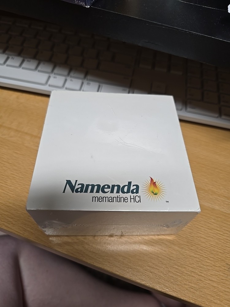 NAMENDA (4″ X 4″ X 2.25″ ) Pharmaceutical DRUG REP POST-IT NOTE PAD CUBE Sealed