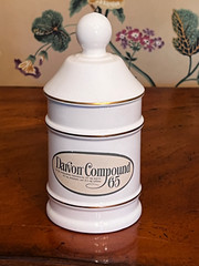 Vintage Loofisa Mexico Porcelain Darvocet N-100 Apothecary Poison Jar Bottle