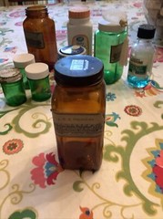 Vintage Old Orchard Pharmacy Brown Glass Prescription Bottle FACC Capsules Roche