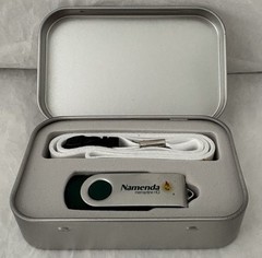 VTG NAMENDA USB FLASH DRIVE + LANYARD SET in METAL TIN PHARMA REP LOGO NEW