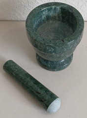 Green Natural Stone Marble Footed Mortar & Pestle 4″x3.77″