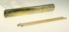 Vintage Merck „Iodabs“ 3 Iodabs Sticks In Metal Tube First Aid