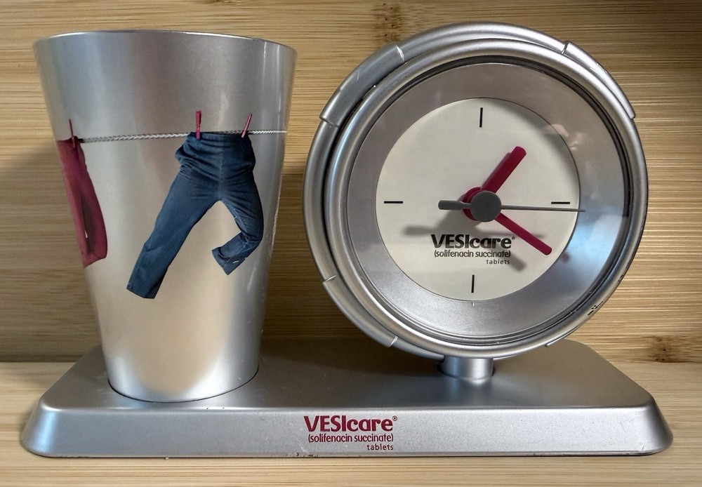 VESIcare Drug Rep Pharmaceutical Promo Deskset W/ Pen Holder Analog Clock 4”