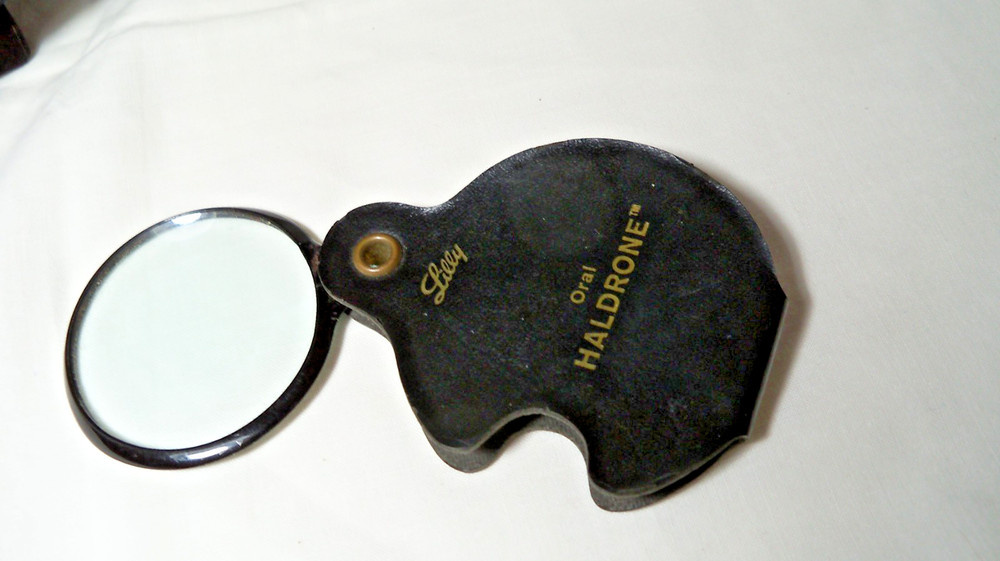 Vintage Advertising Pocket Magnifyer Leather & Glass „Lilly“