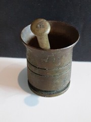 VINTAGE BRASS MORTAR AND PESTLE PHARMACY APOTHECARY MEDICINE 2 1/4″ TALL CRUSHER