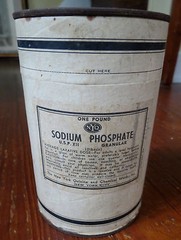 OLD NYQ – NEW YORK QUININE & CHEMICAL SODIUM PHOSPHATE CONTAINER