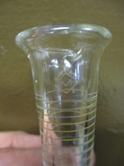 Vintage Graduated Beaker 80 Microliter Glass Footed Pharmacy – 2 3/4″ tall – EUC