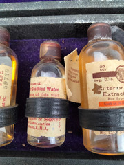 Squibb Pharmaceutical Representative Velvet Lined Sales Kit Early 20th Century