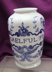 VINTAGE LILLY DRUG BLUE WHITE CERAMIC PHARMACY APOTHECARY JAR VASE U:CAELFUL:FO