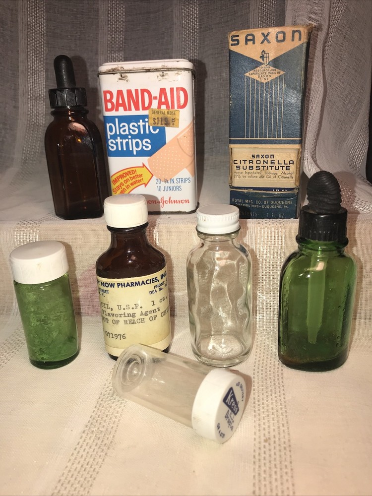 VTG Apothecary Pharmacy Medicine Cabinet Contents 8Pc 1950+ Brown Green Bottles