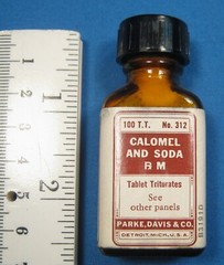 VINTAGE PARKE-DAVIS CALOMEL AND SODA BOTTLE FREE SHIPPING N