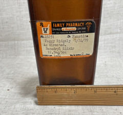 VTG 1979 Prescription Bottle Empty Brown Glass Benadryl Elixir Family Pharmacy