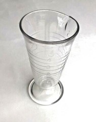 Vintage 1930/40’s FOOTED PHARMACY MEASURING BEAKER Size 5 1/4” Tall W/Pour Spout
