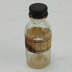 Laboratory Material Chemical Bottle Dimethylglyoxime Glass/Metal Vintage Used
