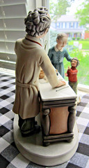 Capodimonte Apothecary Shop Pharmacist Pharmacy Display Gift Ceramic Statue