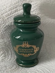 Apothecary Jar, Eli Lily „Lactucarium“(Wild Lettuce) Pharmaceutical Burgundy Red