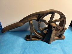 Vinted Cast Iron Mechanical Apothecary Medical Pharmacy Cork Roller-Compressor