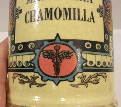 VINTAGE CERAMIC POTTERY APOTHECARY JAR W/LID MATRICARIA CHAMOMILLA PHARMACY