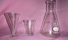 3 Vintage Glass Measures Zonite 2 Tablespoon Apothecary Spout & Footed Beaker +