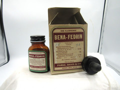 BW – 1940’s Parke, Davis & CO Bena-Fedrin Detroit Mich 2 3/4 “ Medicine bottle