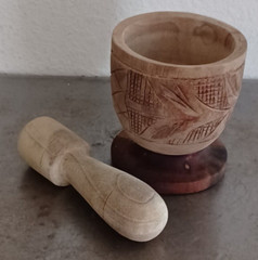 Hand Carved Wood Footed Mortar And Pestle Apothecary Grinder 4.5″ Tall Vintage